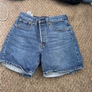 levis